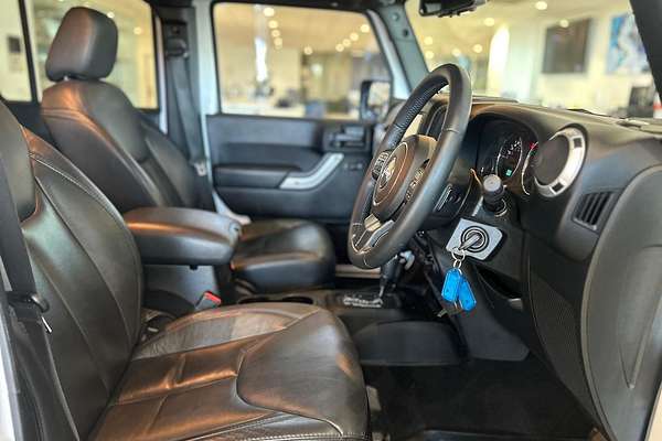 2015 Jeep Wrangler Unlimited Overland JK