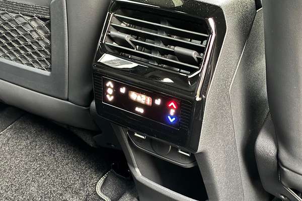 2025 Peugeot 5008 GT Premium Hybrid P74