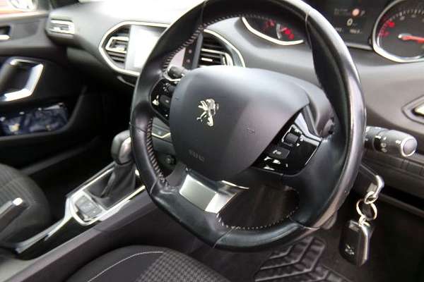 2018 Peugeot 308 Active T9
