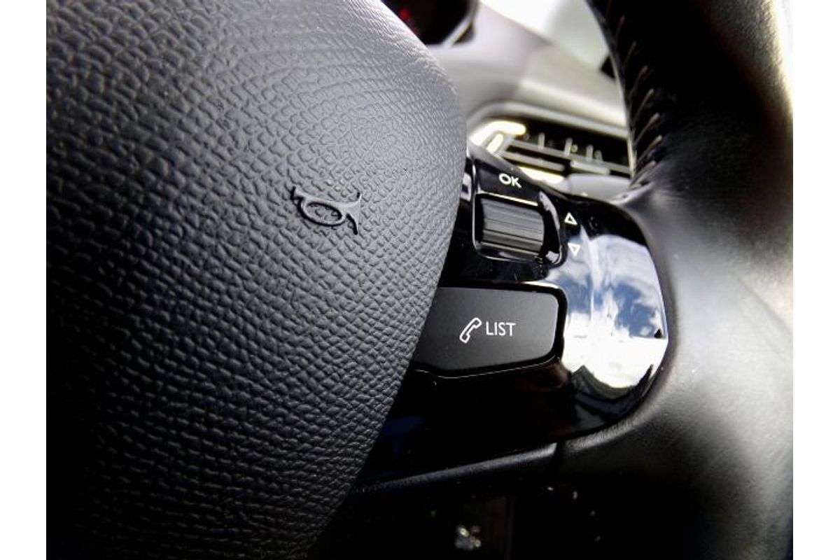 2018 Peugeot 308 Active T9