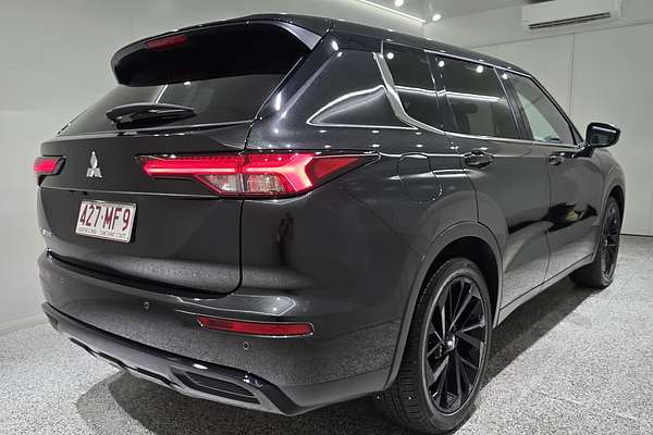 2024 Mitsubishi OUTLANDER OUTLANDER BLACK EDITION 7 SEAT (2WD) ZM2B46