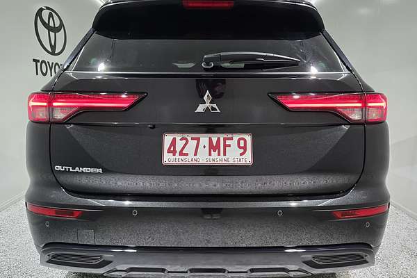 2024 Mitsubishi OUTLANDER OUTLANDER BLACK EDITION 7 SEAT (2WD) ZM2B46
