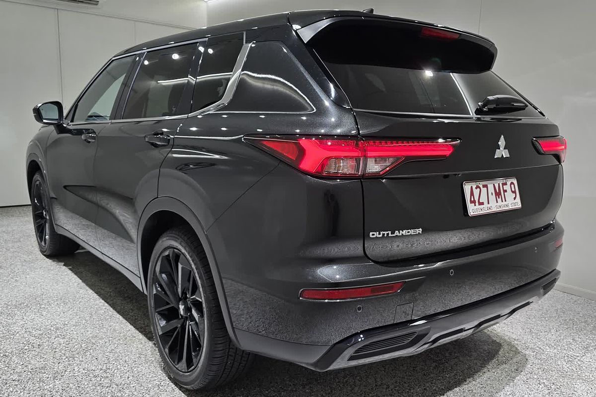 2024 Mitsubishi OUTLANDER OUTLANDER BLACK EDITION 7 SEAT (2WD) ZM2B46