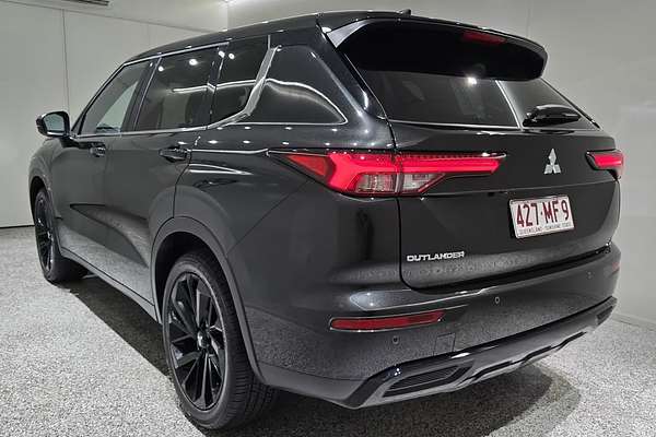 2024 Mitsubishi OUTLANDER OUTLANDER BLACK EDITION 7 SEAT (2WD) ZM2B46