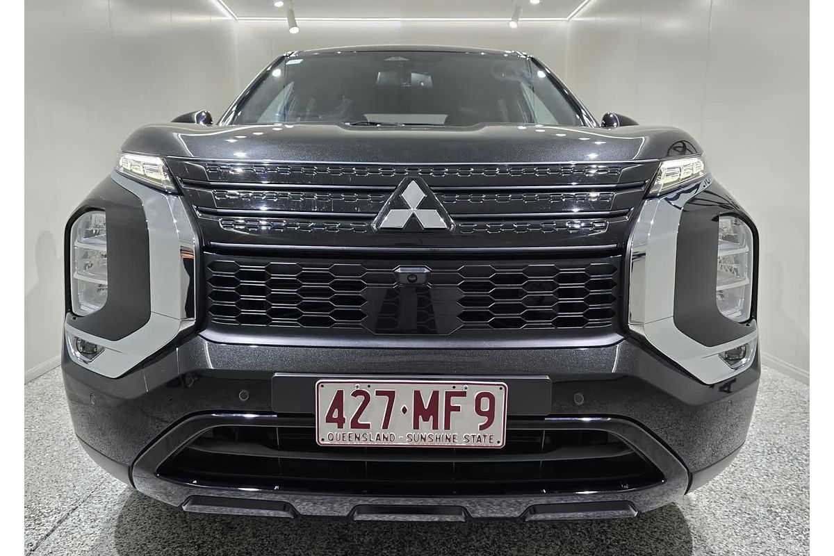 2024 Mitsubishi OUTLANDER OUTLANDER BLACK EDITION 7 SEAT (2WD) ZM2B46