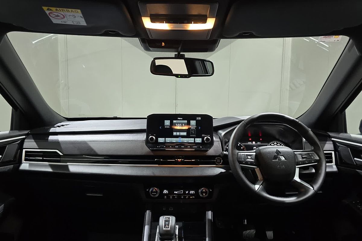 2024 Mitsubishi OUTLANDER OUTLANDER BLACK EDITION 7 SEAT (2WD) ZM2B46