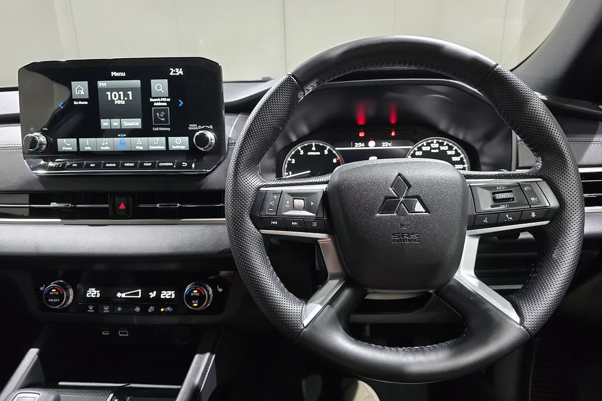 2024 Mitsubishi OUTLANDER OUTLANDER BLACK EDITION 7 SEAT (2WD) ZM2B46