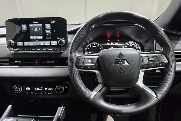 2024 Mitsubishi OUTLANDER OUTLANDER BLACK EDITION 7 SEAT (2WD) ZM2B46