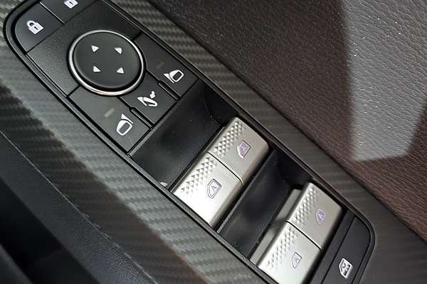 2024 Mitsubishi OUTLANDER OUTLANDER BLACK EDITION 7 SEAT (2WD) ZM2B46