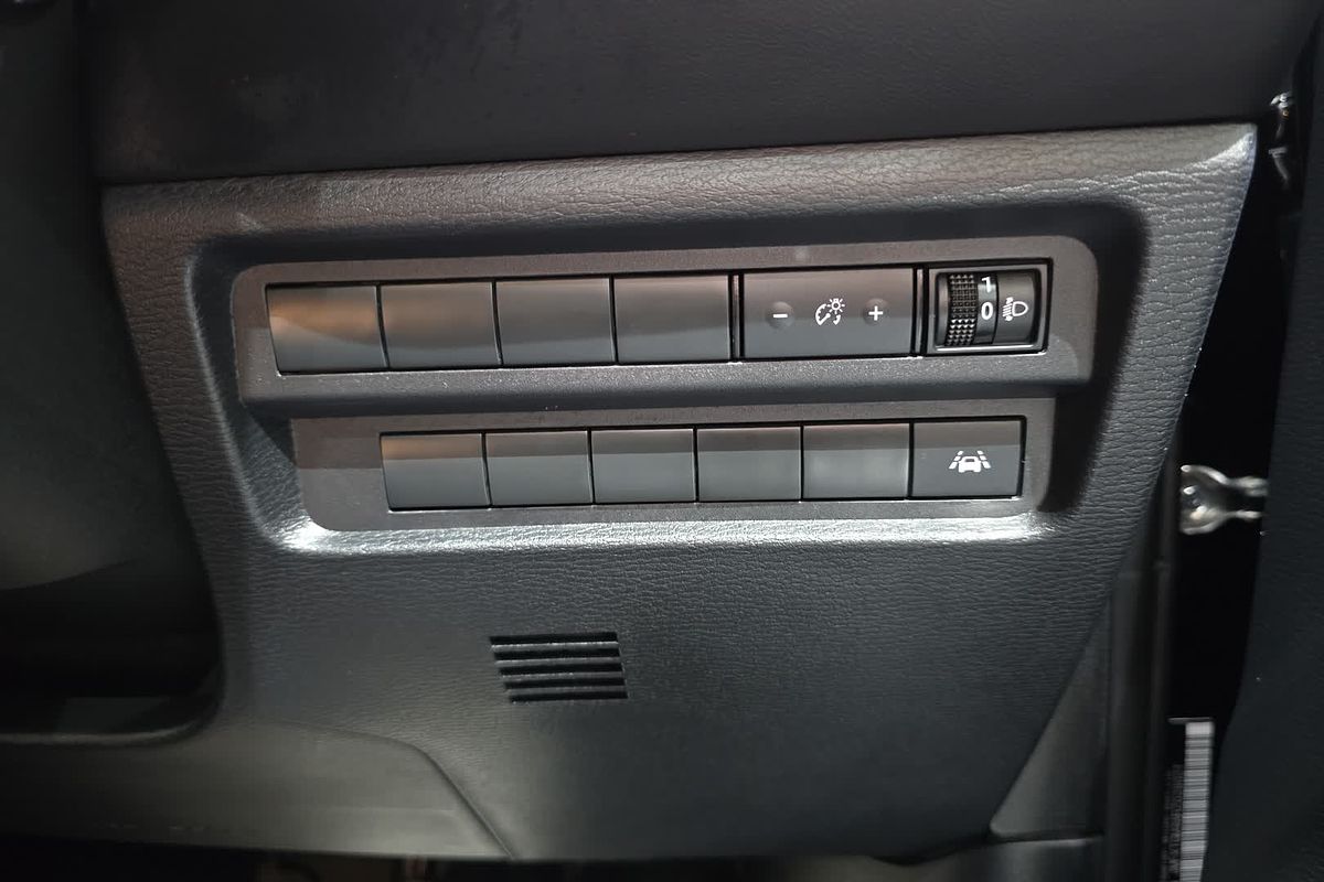 2024 Mitsubishi OUTLANDER OUTLANDER BLACK EDITION 7 SEAT (2WD) ZM2B46