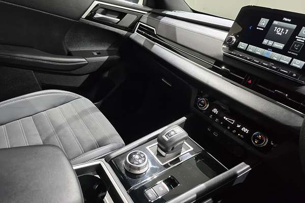 2024 Mitsubishi OUTLANDER OUTLANDER BLACK EDITION 7 SEAT (2WD) ZM2B46