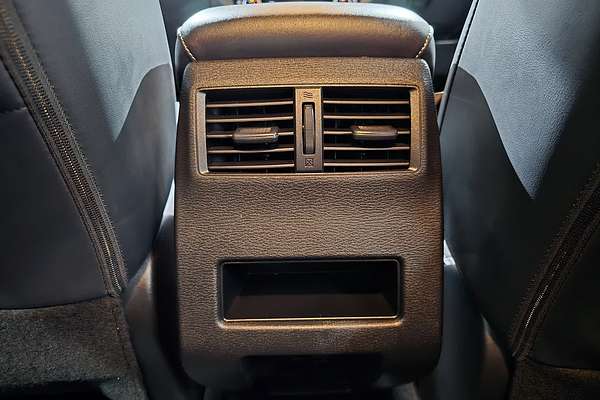 2024 Mitsubishi OUTLANDER OUTLANDER BLACK EDITION 7 SEAT (2WD) ZM2B46