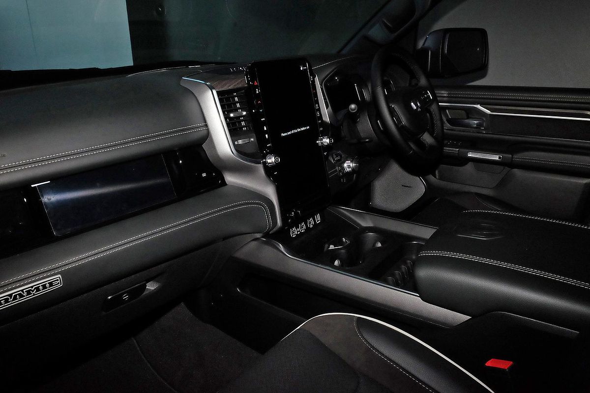 2024 RAM 1500 Laramie Sport Hurricane SO RamBox DT 4X4 SWB