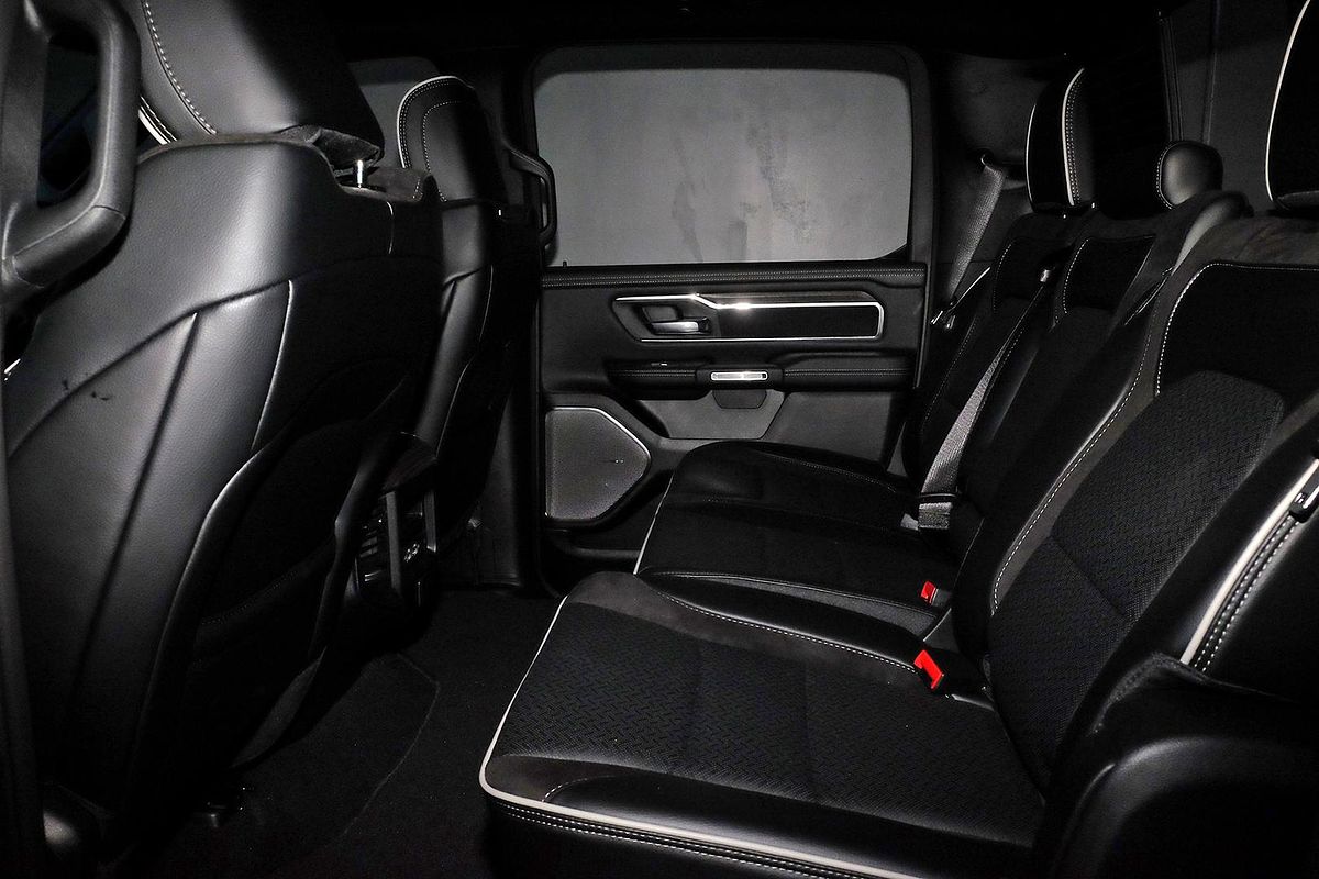 2024 RAM 1500 Laramie Sport Hurricane SO RamBox DT 4X4 SWB