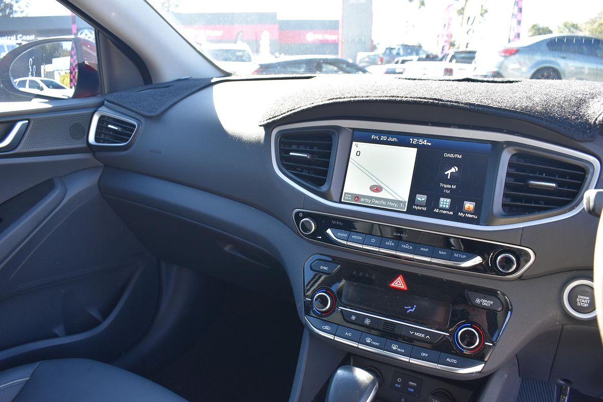 2018 Hyundai IONIQ Hybrid Premium AE.2