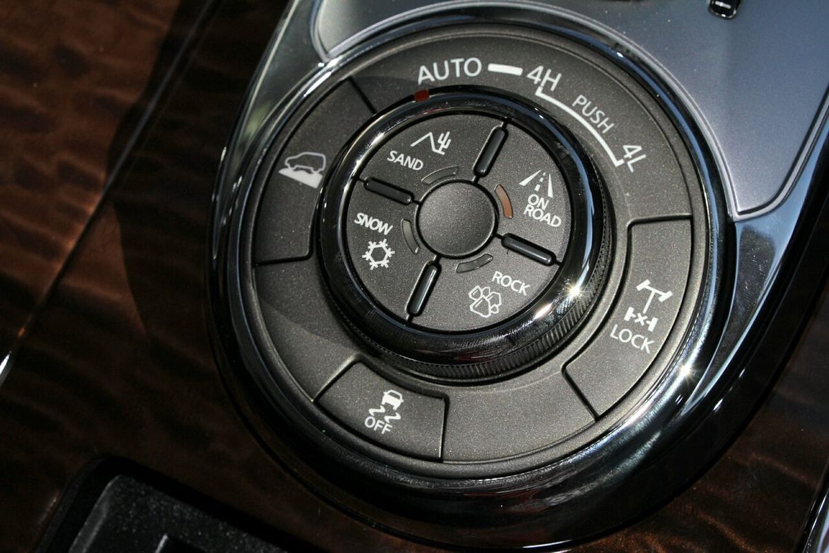 2025 Nissan Patrol Ti-L Y62