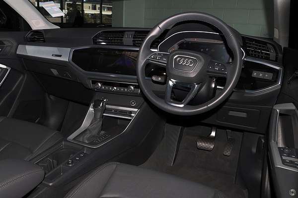 2024 Audi Q3 35 TFSI F3