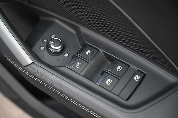 2024 Audi A3 35 TFSI S line GY