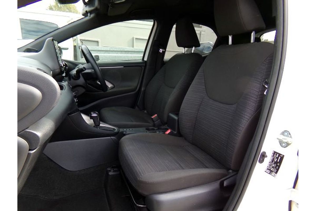 2020 Toyota Yaris SX Hybrid MXPH10R