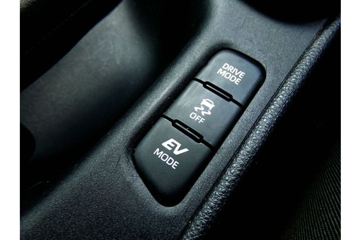 2020 Toyota Yaris SX Hybrid MXPH10R