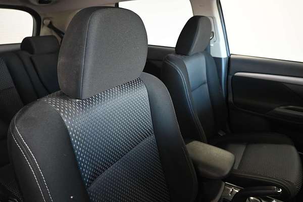 2017 Mitsubishi Outlander LS Safety Pack ZK