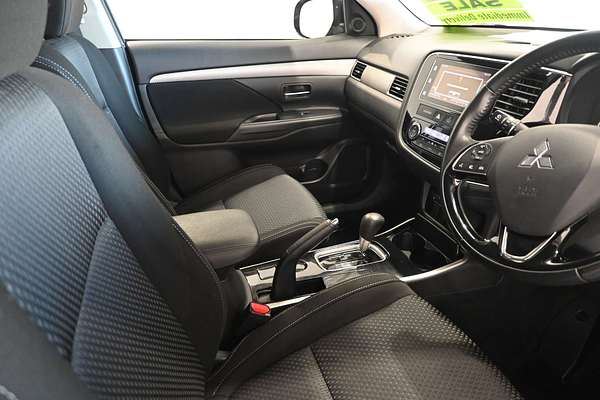 2017 Mitsubishi Outlander LS Safety Pack ZK