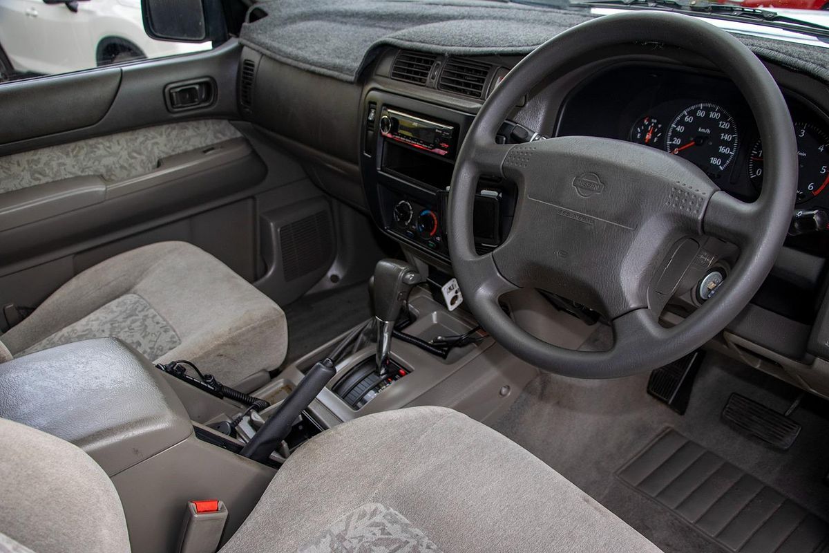 2001 Nissan Patrol ST GU II