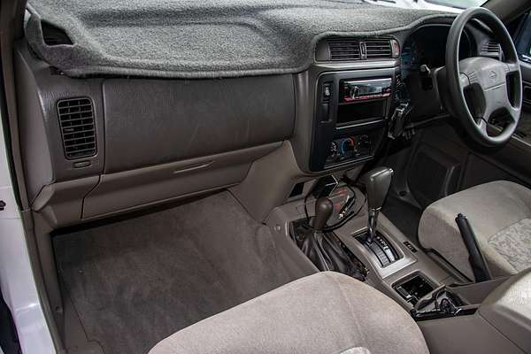 2001 Nissan Patrol ST GU II
