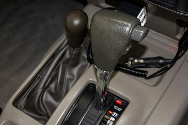 2001 Nissan Patrol ST GU II
