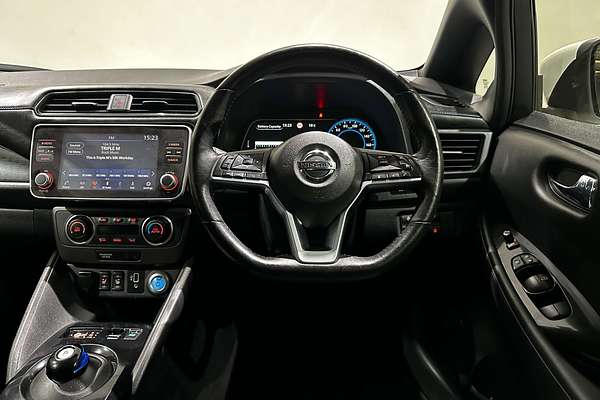 2019 Nissan LEAF  ZE1
