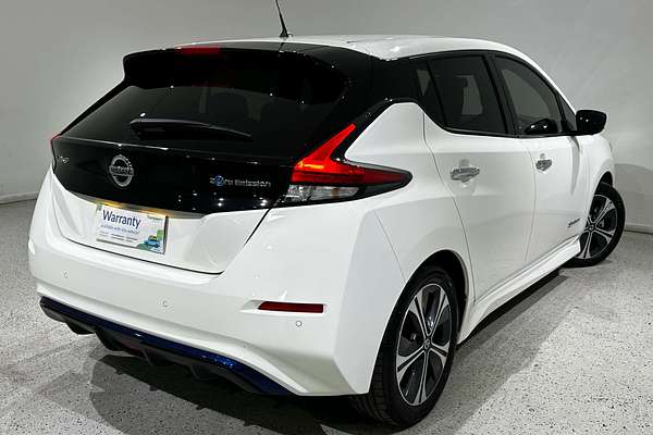 2019 Nissan LEAF  ZE1