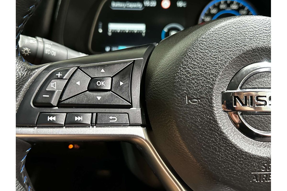 2019 Nissan LEAF  ZE1