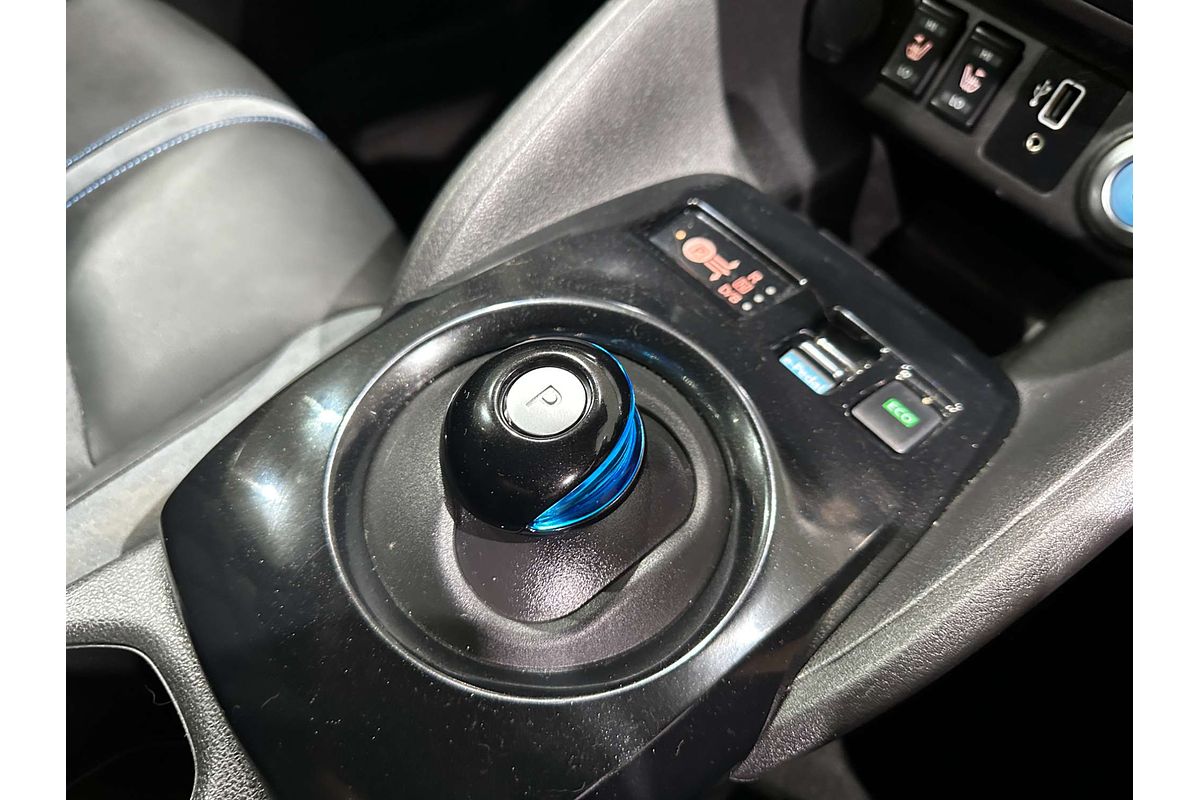 2019 Nissan LEAF  ZE1