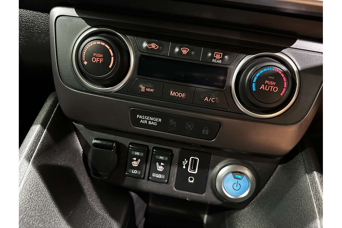 2019 Nissan LEAF  ZE1