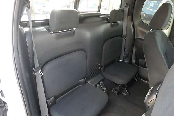 2016 Nissan Navara RX D23 Rear Wheel Drive