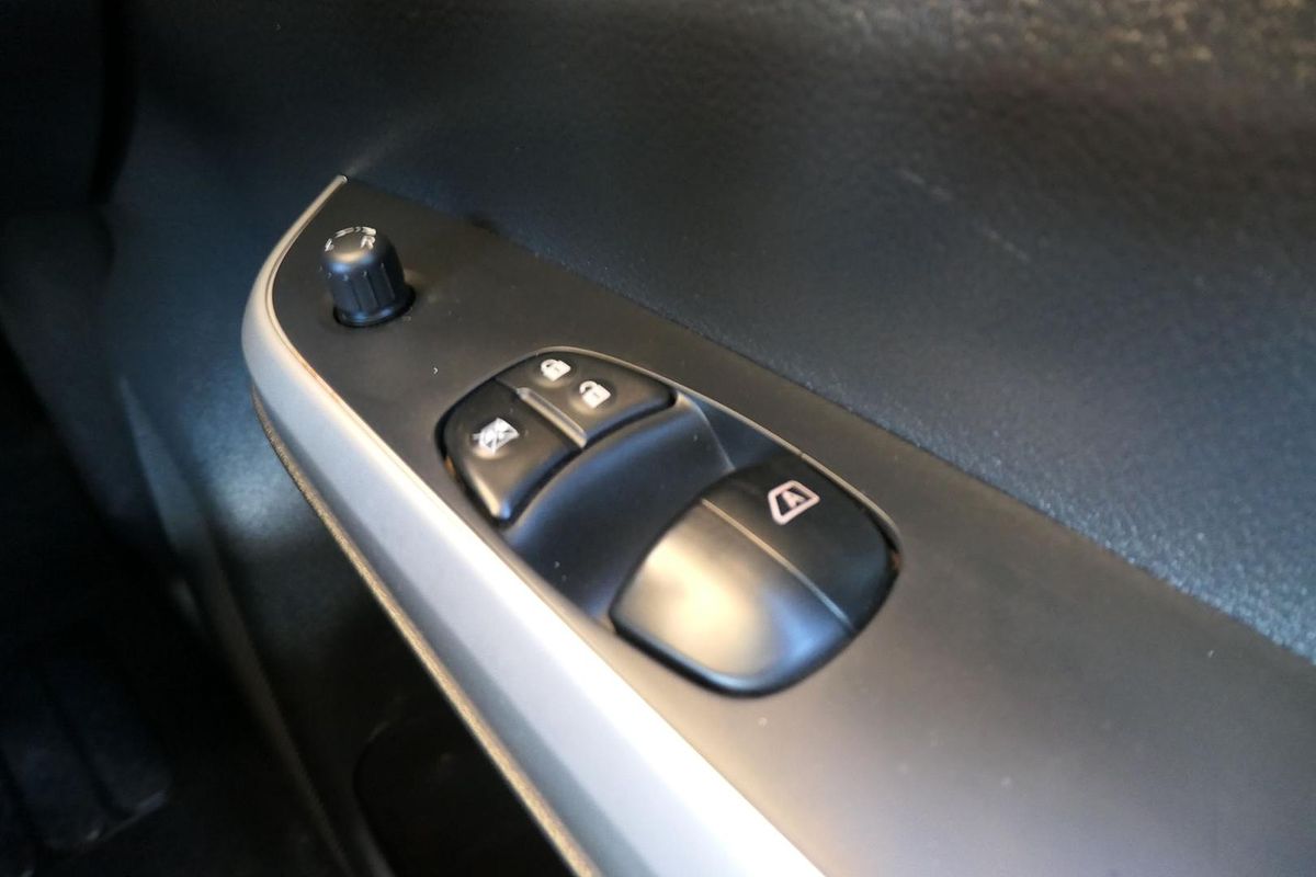 2016 Nissan Navara RX D23 Rear Wheel Drive