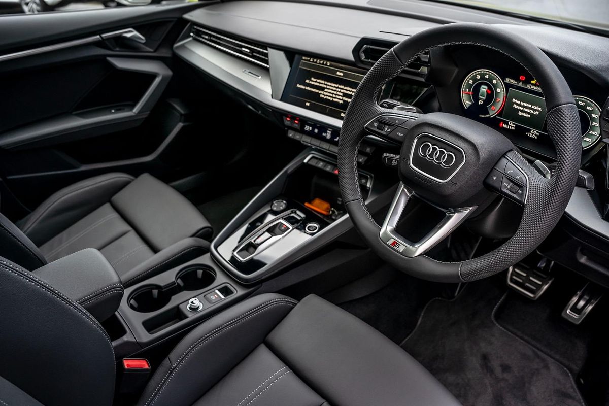 2025 Audi A3 35 TFSI S line GY