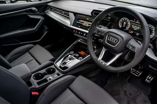 2025 Audi A3 35 TFSI S line GY