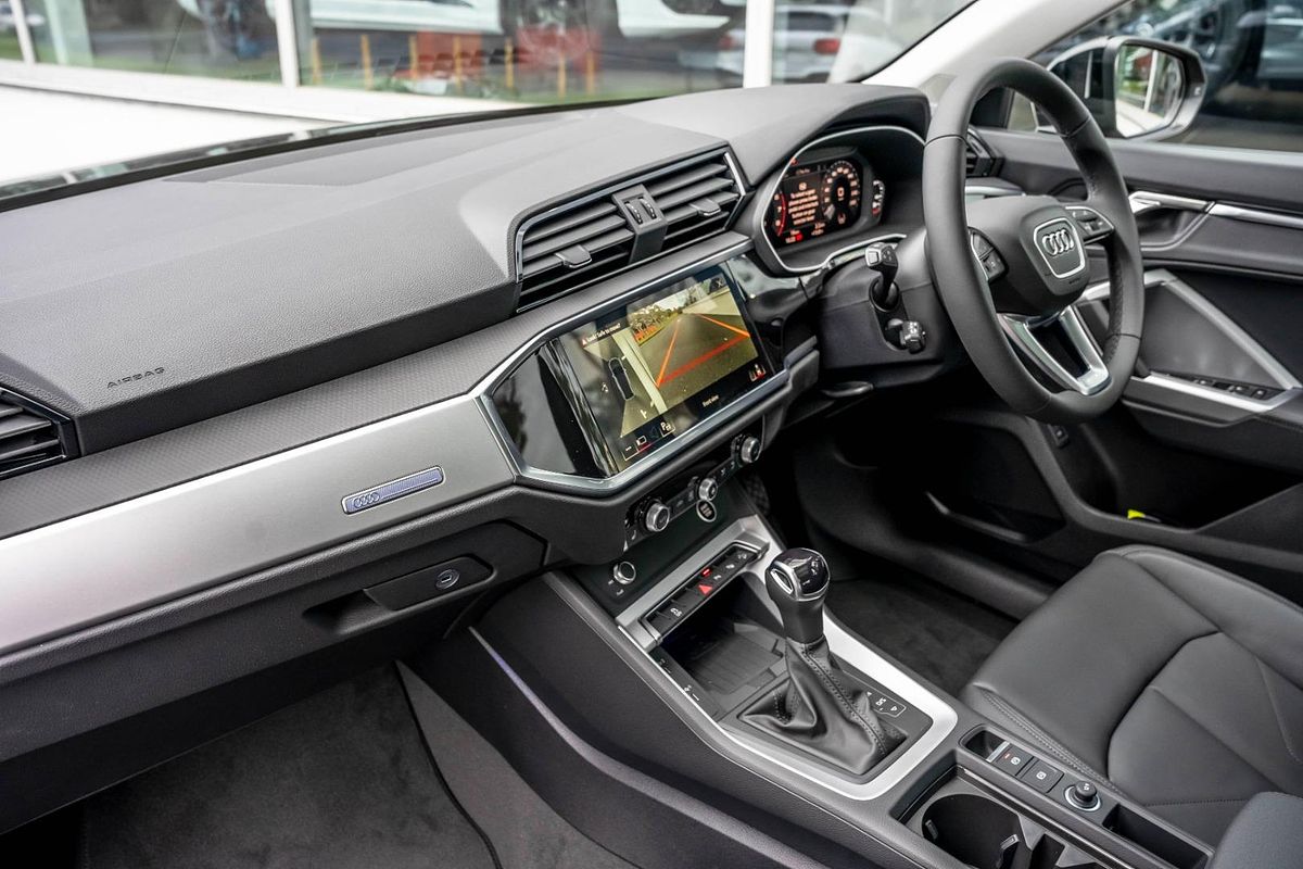 2025 Audi Q3 35 TFSI F3