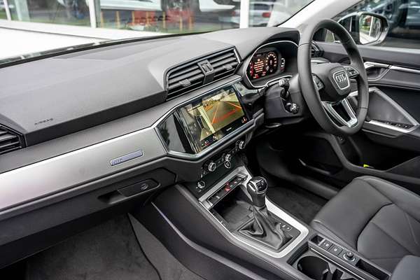 2025 Audi Q3 35 TFSI F3