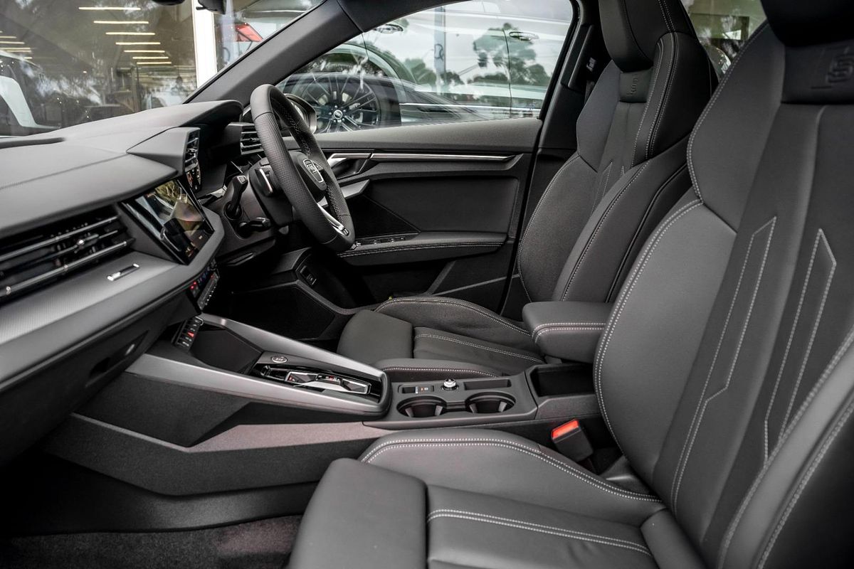 2025 Audi A3 35 TFSI S line GY