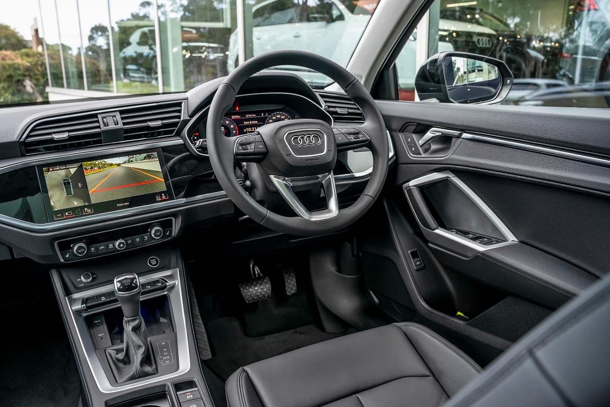 2025 Audi Q3 35 TFSI F3