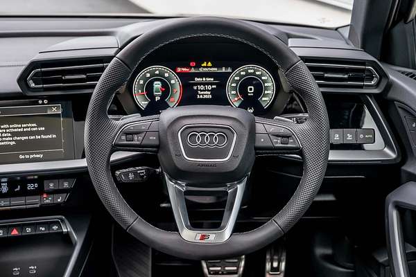 2025 Audi A3 35 TFSI S line GY