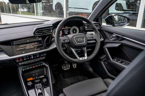 2025 Audi A3 35 TFSI S line GY