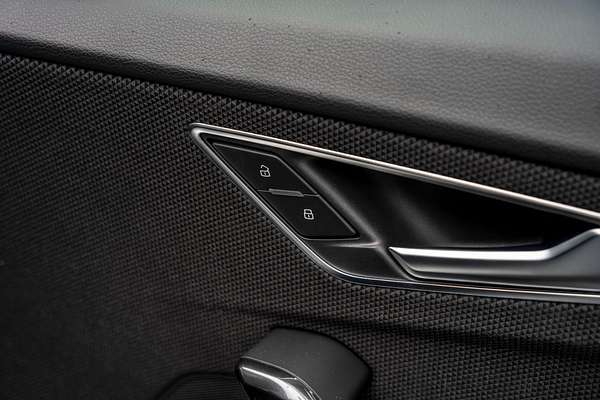 2025 Audi Q2 40 TFSI S line GA