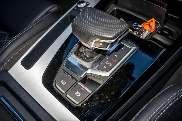 2024 Audi Q5 45 TFSI S line FY
