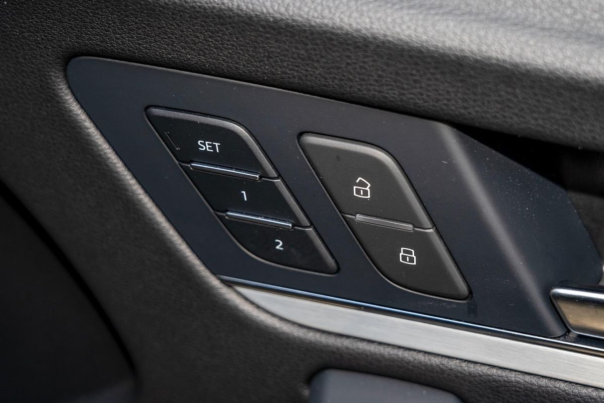 2024 Audi Q5 45 TFSI S line FY