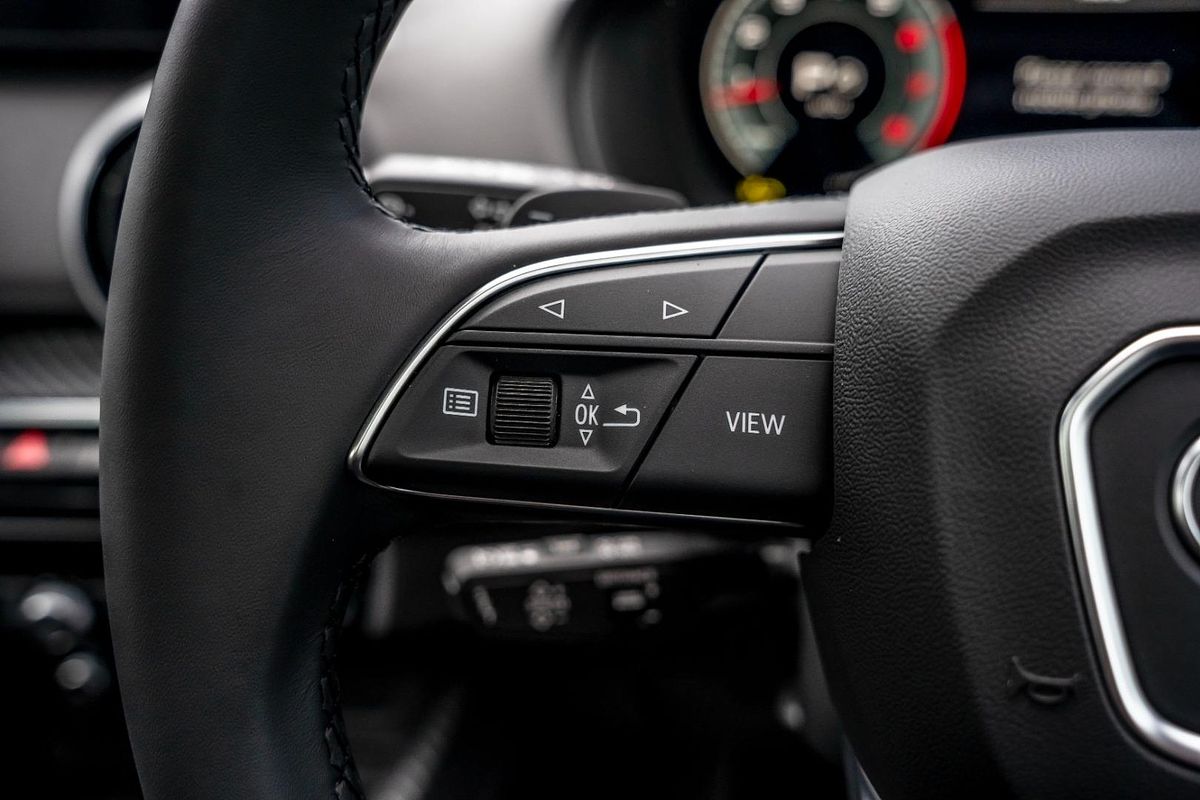 2025 Audi Q2 40 TFSI S line GA