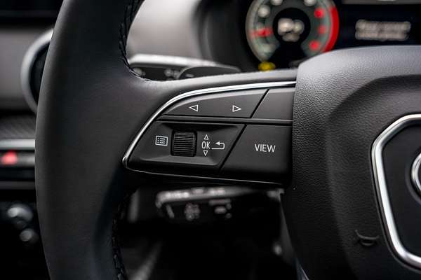2025 Audi Q2 40 TFSI S line GA