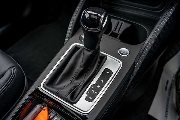 2025 Audi Q2 40 TFSI S line GA